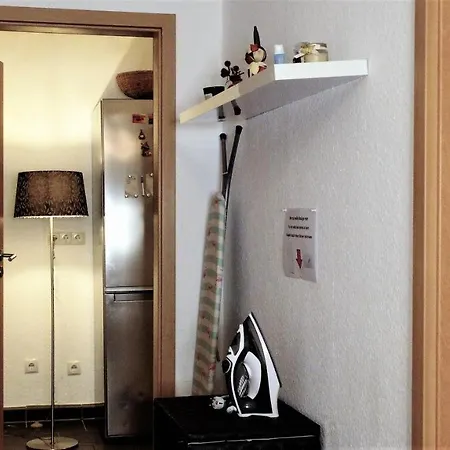 Your Private Bedroom Near Station Perfect For Solo Travelers Apartamento Coblenza