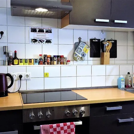 Your Private Bedroom Near Station Perfect For Solo Travelers Apartamento Coblenza