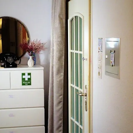 Apartamento Your Private Bedroom Near Station Perfect For Solo Travelers