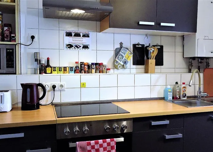 Your Private Bedroom Near Station Perfect For Solo Travelers Apartamento Coblenza