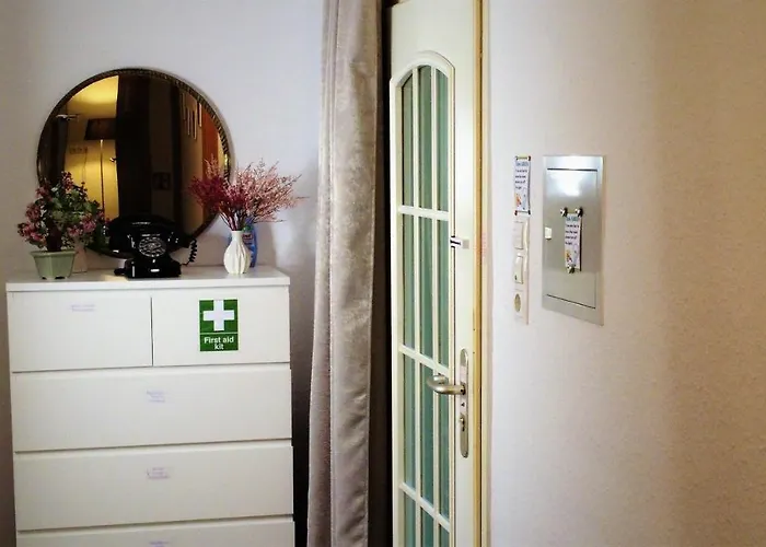 Apartamento Your Private Bedroom Near Station Perfect For Solo Travelers