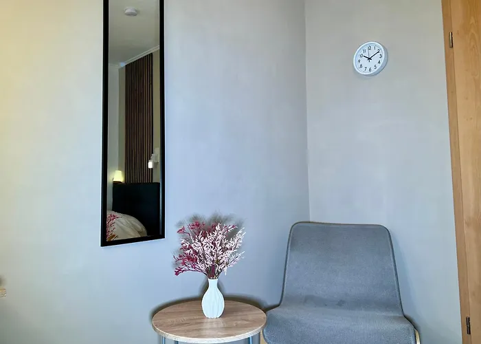 아파트 Your Private Bedroom Near Station Perfect For Solo Travelers 코블렌츠